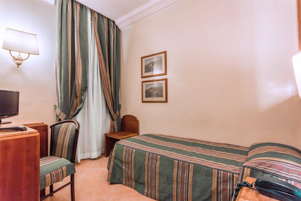 Raeli Hotel Floridia Rome Bagian luar foto