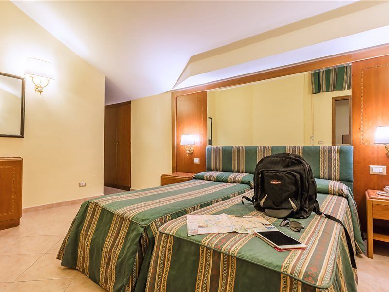 Raeli Hotel Floridia Rome Bagian luar foto