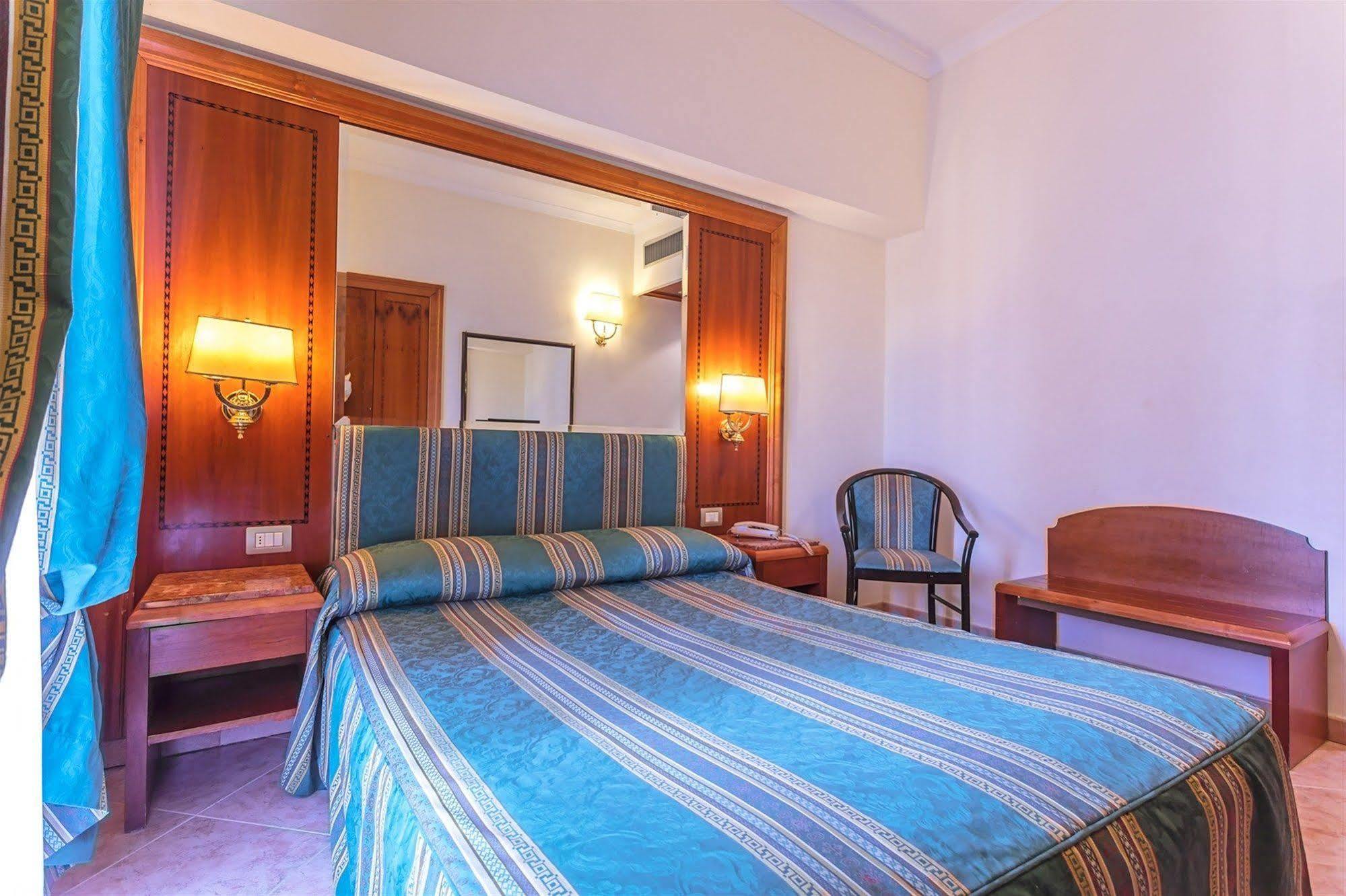 Raeli Hotel Floridia Rome Bagian luar foto